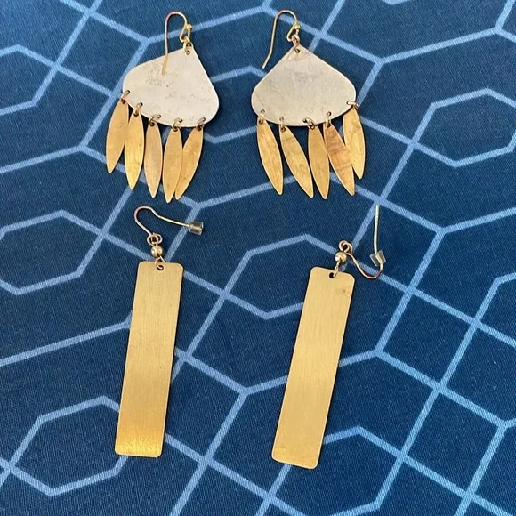 😀 Free w/ Purchase Lot of 2 Boho Gold Tone Dangle Earrings - Picture 4 of 4